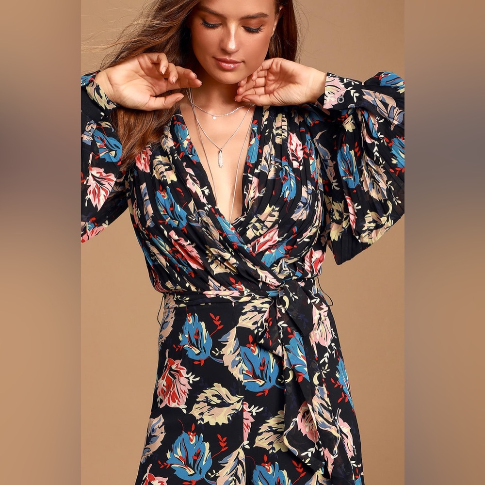 Lulu’s Roni Leaf Print Pleated Balloon Sleeve Wide-Leg Jumpsuit Black Small